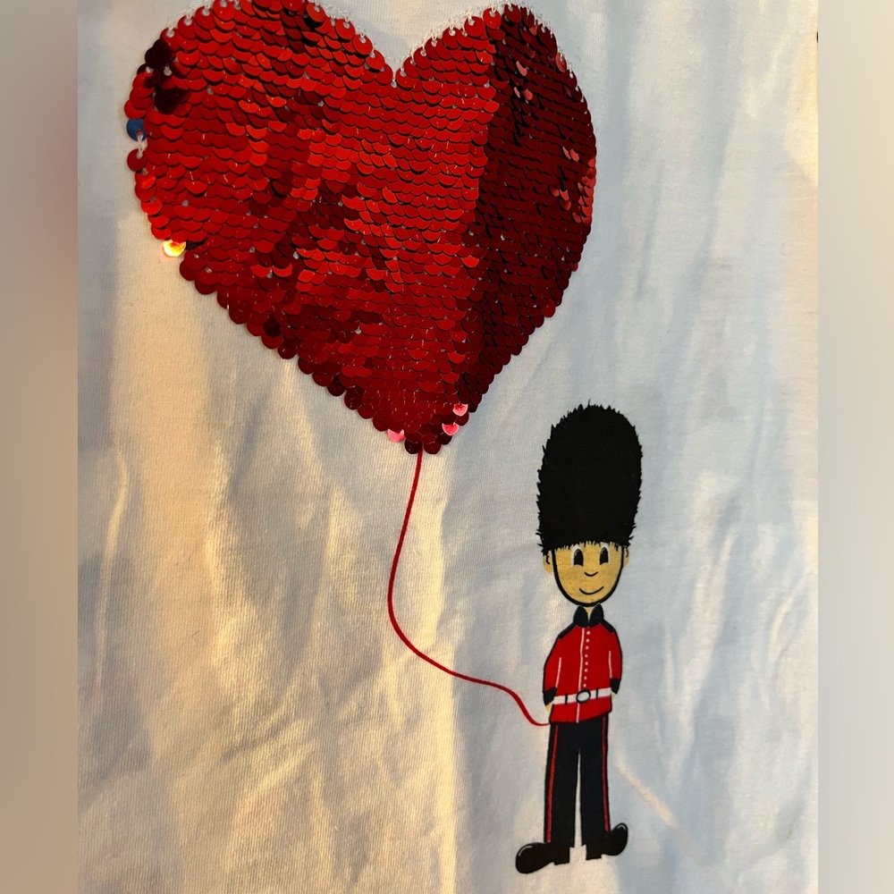 Girls 🇬🇧 London Guard Sequin Heart Top | Size 5-6 | Cute Ruffle Sleeves - Picture 2 of 6